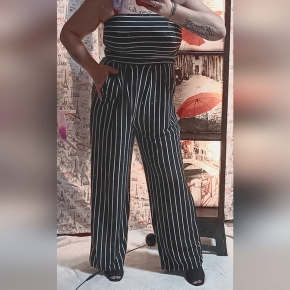 Heart ❤️ Hips. Jumpsuit - Picture 3 of 5